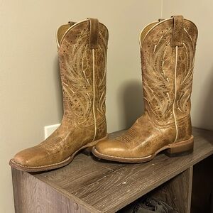 Shyanne women’s leather boots